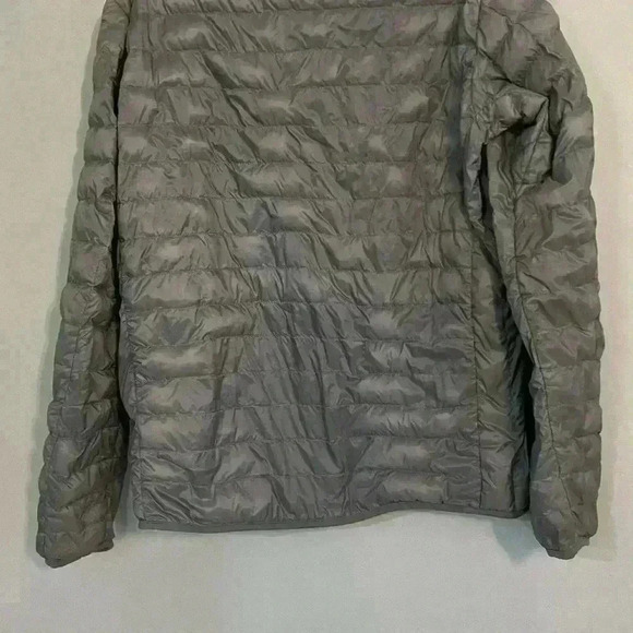 Uniqlo packable Grey Puffy Zip up coat size Medium - Picture 3 of 11